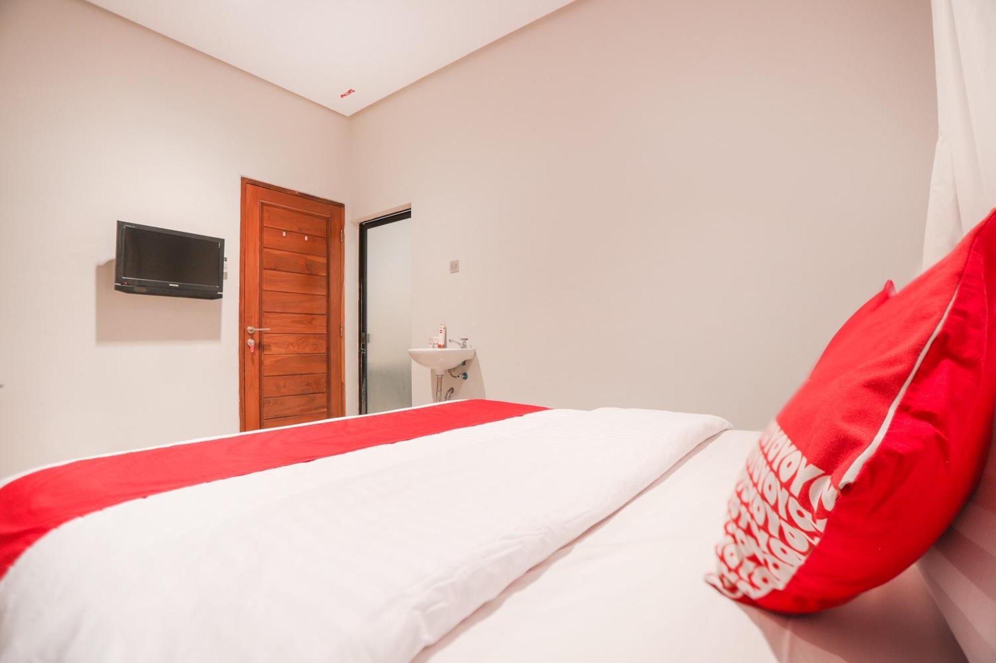 Oyo 148 Cempaka Place Homestay Jakarta Exterior photo